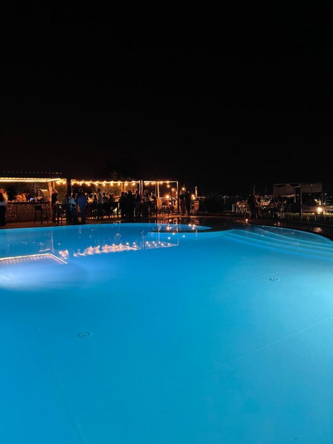 Le Mistral Villa ซอมมาคัมปาญา ภายนอก รูปภาพ