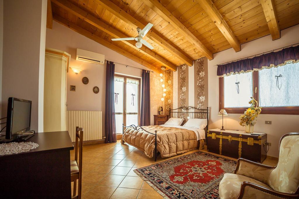 Le Mistral Villa ซอมมาคัมปาญา ภายนอก รูปภาพ