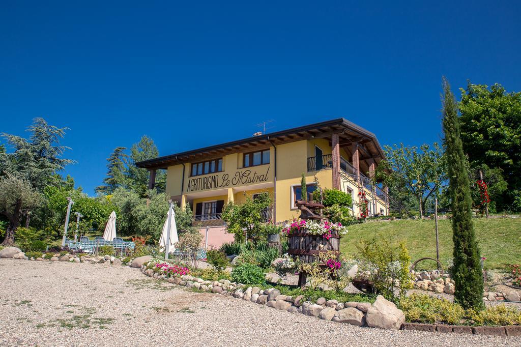 Le Mistral Villa ซอมมาคัมปาญา ภายนอก รูปภาพ