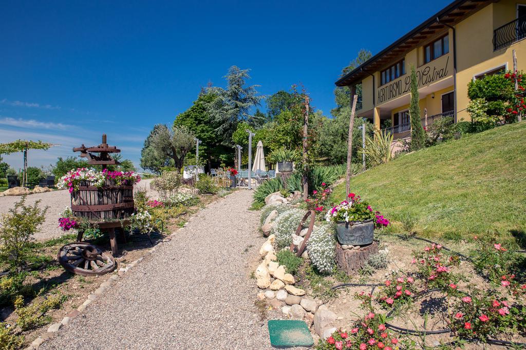 Le Mistral Villa ซอมมาคัมปาญา ภายนอก รูปภาพ